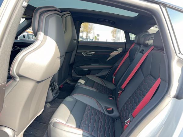 Audi RS e-tron GT Individual/Aktivfahrwerk/S-Sitze/Pano/360°/HuD