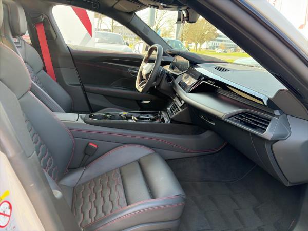 Audi RS e-tron GT Individual/Aktivfahrwerk/S-Sitze/Pano/360°/HuD