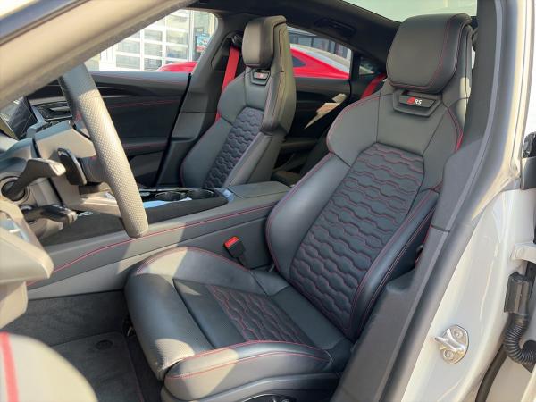 Audi RS e-tron GT Individual/Aktivfahrwerk/S-Sitze/Pano/360°/HuD