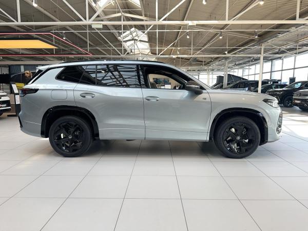 Volkswagen Tayron R-Line Hybrid DSG AHK NAVI R-KAMERA