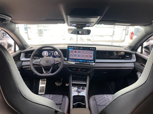 Volkswagen Tayron R-Line Hybrid DSG AHK NAVI R-KAMERA