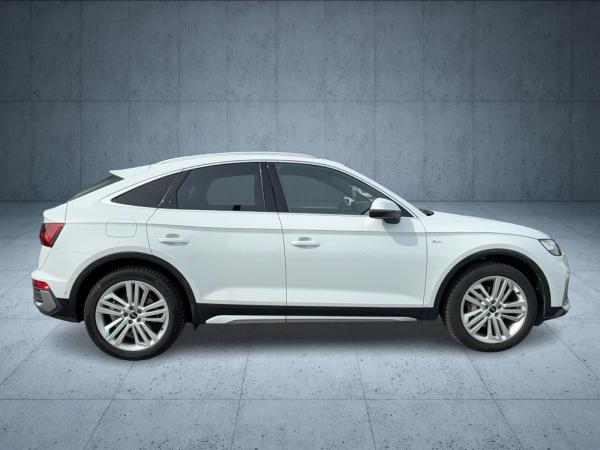 Audi Q5 Sportback TFSI e S line business qu S tr HUD