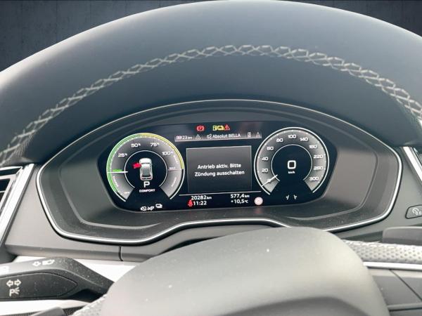 Audi Q5 Sportback TFSI e S line business qu S tr HUD