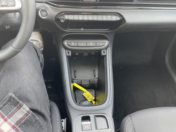 Fiat 600 1.2 Hybrid T3 81 kW DCT BUSINESS EDITION