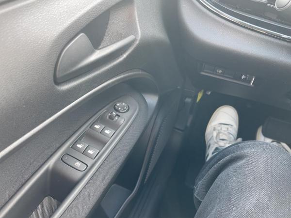 Fiat 600 1.2 Hybrid T3 81 kW DCT BUSINESS EDITION