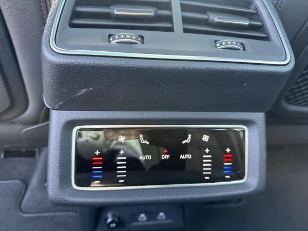 Audi Q8 e-tron Sportback S line 55 qu. Luft PANO HUD