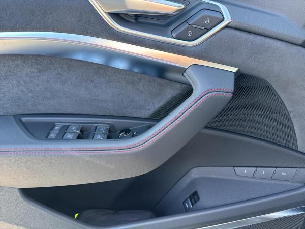 Audi Q8 e-tron edition Dakar 55 qu. Luft PANO HUD 20