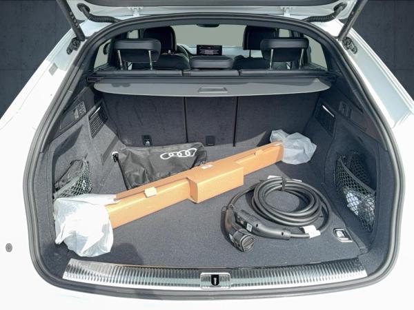 Audi Q5 Sportback TFSI e S line business qu S tr HUD
