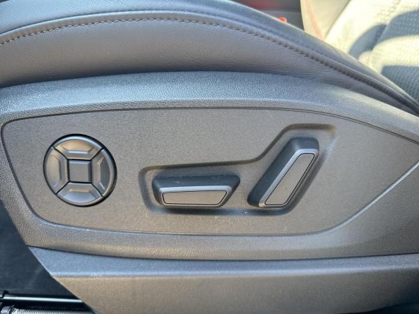 Audi Q8 e-tron edition Dakar 55 qu. Luft PANO HUD 20