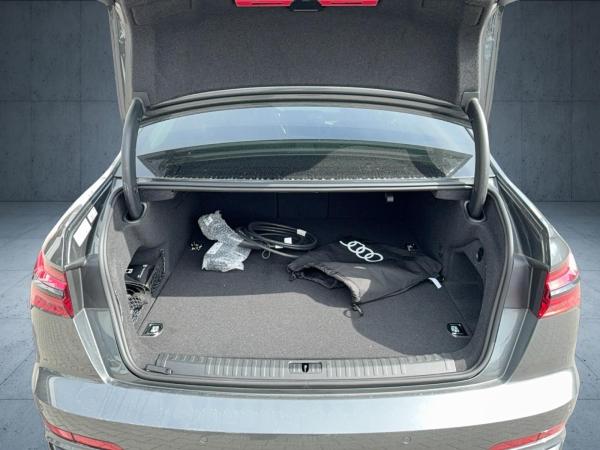 Audi A6 Limousine 55 TFSI e S line qu. S tr. Matrix
