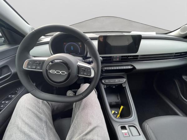 Fiat 600 1.2 Hybrid T3 81 kW DCT BUSINESS EDITION