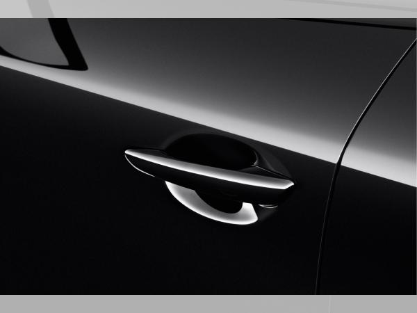 Mazda 3 LIMOSINE 2.5L E-SKYACTIV G 6AT FWD EXCLUSIVE-LINE2.5L E-SKYACTIV G FWD