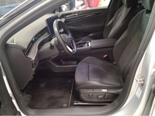 Volkswagen ID.7 Tourer Pro +CCS+WÄRMEPUMPE+AHK+360°+MASSAGE+