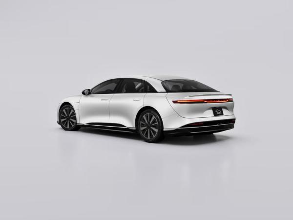 Lucid Air PURE (WLTP-Reichweite 831 km): INKL. Überführung & Wartung