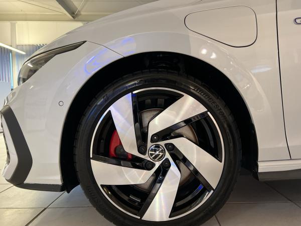 Volkswagen Golf 1.5 eHybrid OPF 200kW DSG GTE
