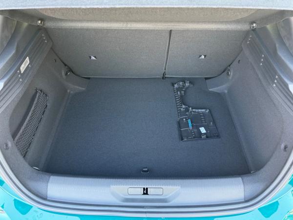 Peugeot 308 1.2 145 A llure ACC+LED+SHZ+Winterp.+2xKlima