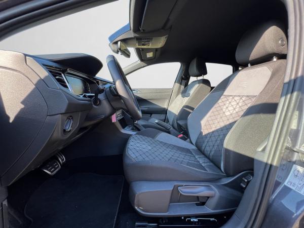 Volkswagen Taigo R-Line 1.5 TSI DSG AHK RFK NAVI MATRIX
