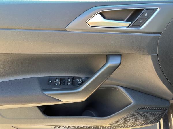 Volkswagen Taigo R-Line 1.5 TSI DSG AHK RFK NAVI MATRIX