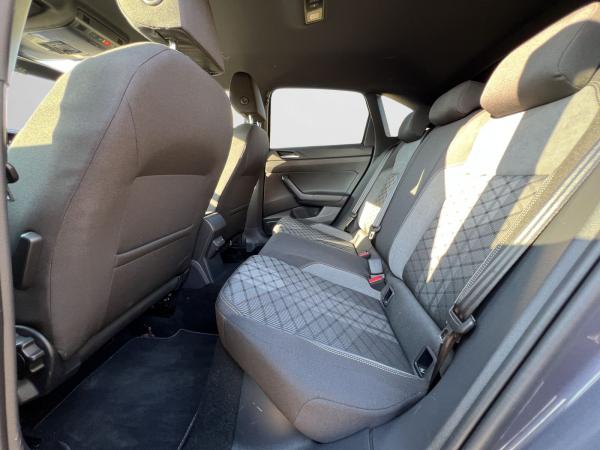 Volkswagen Taigo R-Line 1.5 TSI DSG AHK RFK NAVI MATRIX