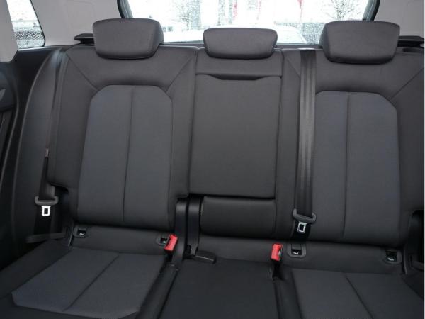 Audi Q3 35 TDI advanced ACC AHK LED Navi RüKa Sitzh.