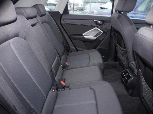 Audi Q3 35 TDI advanced ACC LED Navi RüKa Sitzh. 18