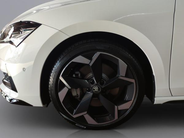 Skoda Superb Combi Sportline 2.0 TDI DSG 4x4 AHK LED