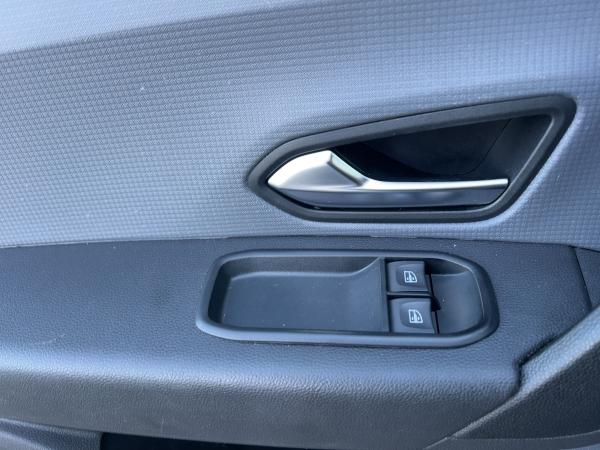 Renault Express 1.3 TCe 100 Basis LED-Tagfahrlicht ABS E