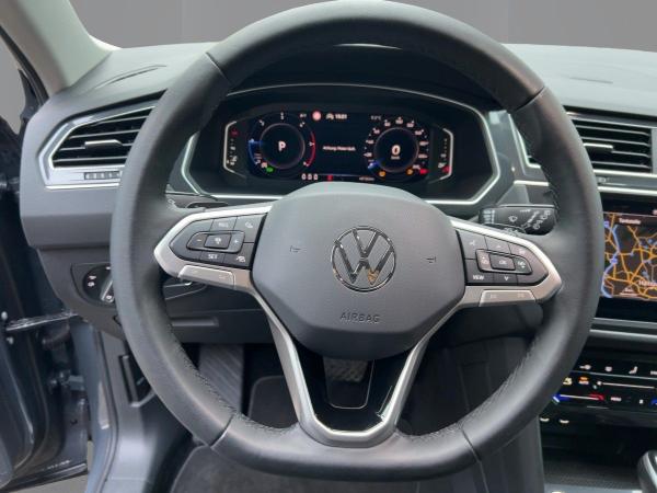Volkswagen Tiguan Elegance 2,0 l TDI DSG Kamera Navi Standhzg