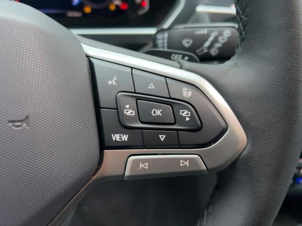 Volkswagen Tiguan Elegance 2,0 l TDI DSG Kamera Navi Standhzg