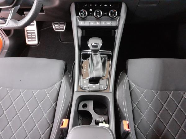 Skoda Karoq Sportline 1.5 TSI DSG AHK MATRIX RFK Skoda Karoq Sportline 1.5 TSI DSG AHK MATRIX RFK