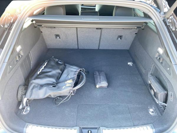 Audi A5 Avant e-hybrid qu. S tr. Matrix 19 AHK 360