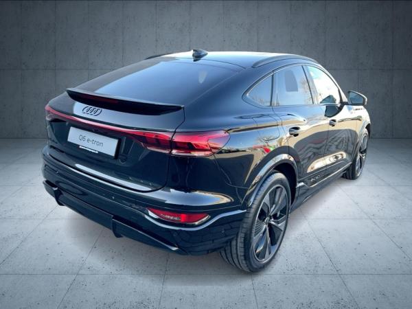 Audi e-tron Q6 Sportback S line businessperformance