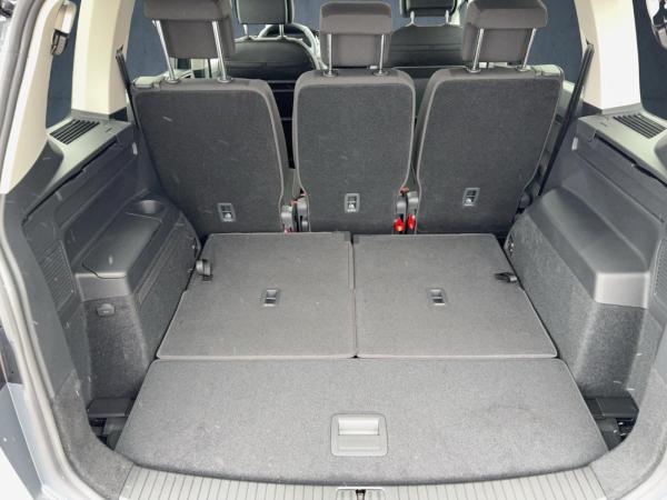 Volkswagen Touran 7 Sitzer 1.5 TSI DSG AHK ACC LED KAMERA
