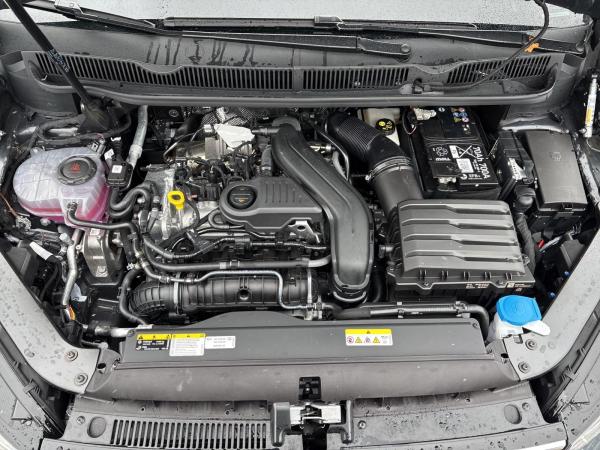 Volkswagen Touran 7 Sitzer 1.5 TSI DSG AHK ACC LED KAMERA