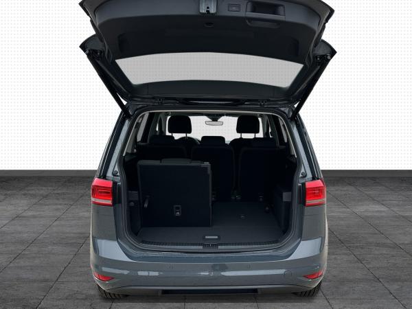 Volkswagen Touran 7 Sitzer 1.5 TSI DSG AHK ACC LED KAMERA