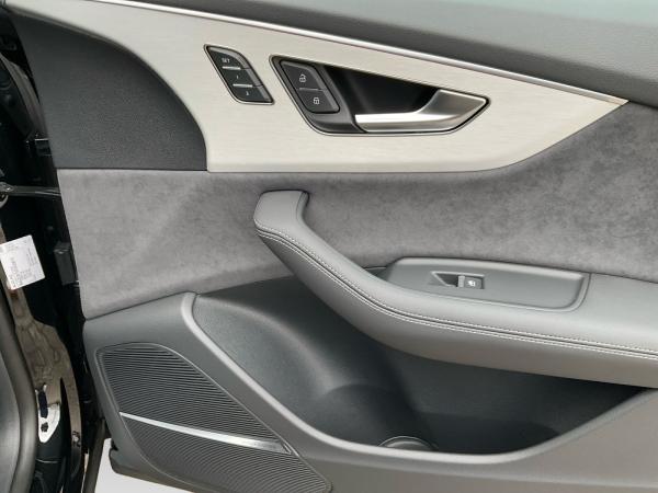 Audi Q8 SUV TDI quattro tiptronic