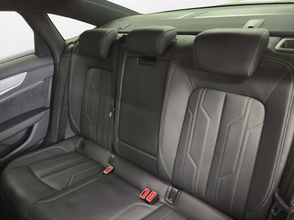 Audi A6 Lim. 50 TFSIe qu. S line AHK Pano Matrix LM 21" RFK ACC Leder