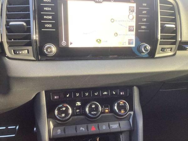 Skoda Karoq KAROQ SPORTLINE 1,5 TSI 110 KW 7-GANG-DSG