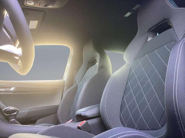 Skoda Karoq KAROQ SPORTLINE 1,5 TSI 110 KW 7-GANG-DSG