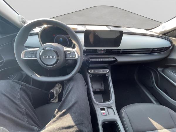 Fiat 600 1.2 Hybrid T3 81 kW DCT BUSINESS EDITION