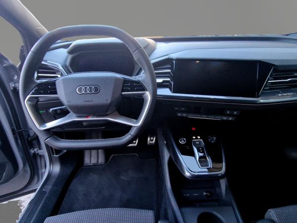 Audi Q4 e-tron Sportback 45 qu S-Line edition AHK PANO Audi Q4 e-tron Sportback 45 qu S-Line edition AHK PANO