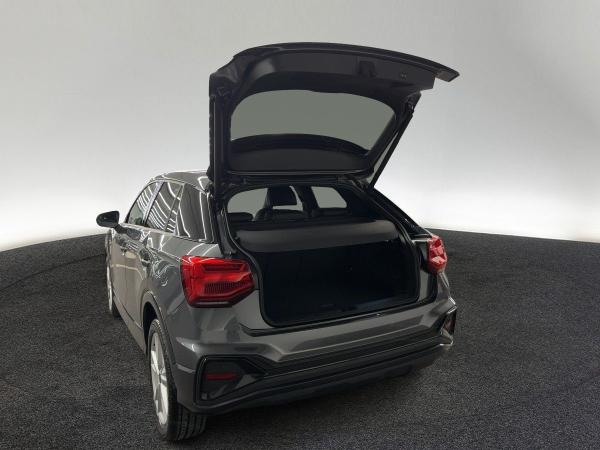 Audi Q2 S line 35 TFSI S tr. LEDER AHK MATRIX RFK NAVI