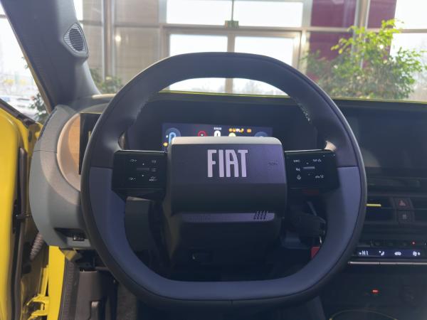 Fiat Grande Panda Hybrid 1.2 DCT-LA PRIMA-