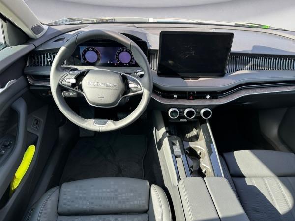 Skoda Superb Combi L&K 2,0 TDI 7-Gang-DSG 4x4