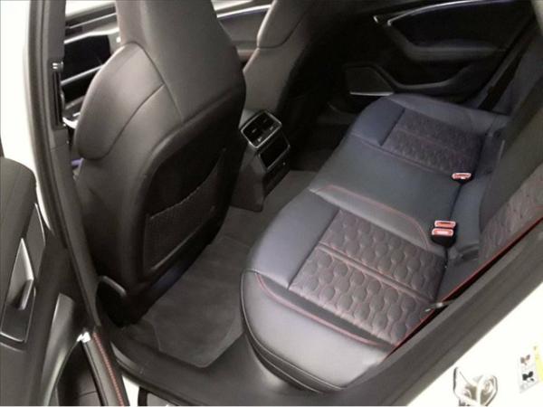 Audi RS6 Avant performance quattro tiptronic