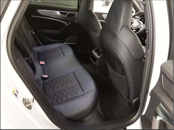 Audi RS6 Avant performance quattro tiptronic