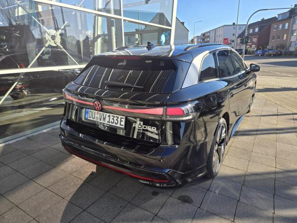 Volkswagen ID.7 Tourer Pro S (286 PS) //SOFORT VERF.// Massage, AHK, Pano, Navi usw.