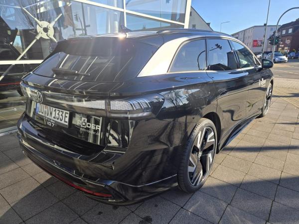 Volkswagen ID.7 Tourer Pro S (286 PS) //SOFORT VERF.// Massage, AHK, Pano, Navi usw.