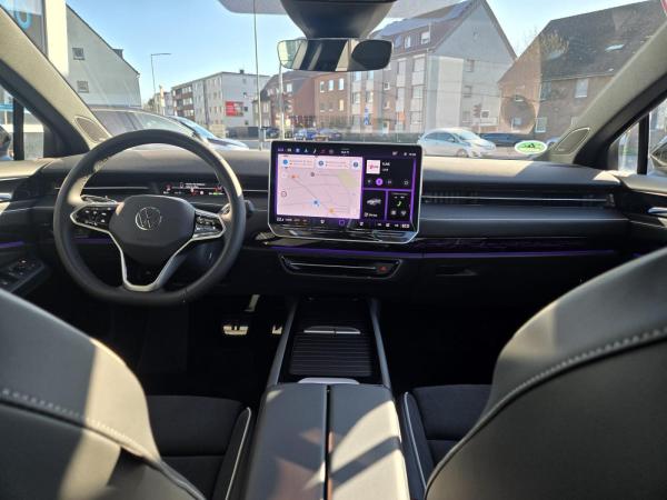 Volkswagen ID.7 Tourer Pro S (286 PS) //SOFORT VERF.// Massage, AHK, Pano, Navi usw.