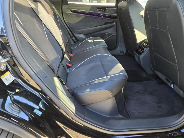 Volkswagen ID.7 Tourer Pro S (286 PS) //SOFORT VERF.// Massage, AHK, Pano, Navi usw.